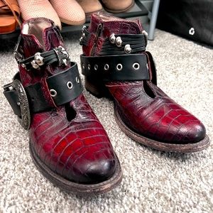 Freebirds “Saloon” size 9 only wore a few times